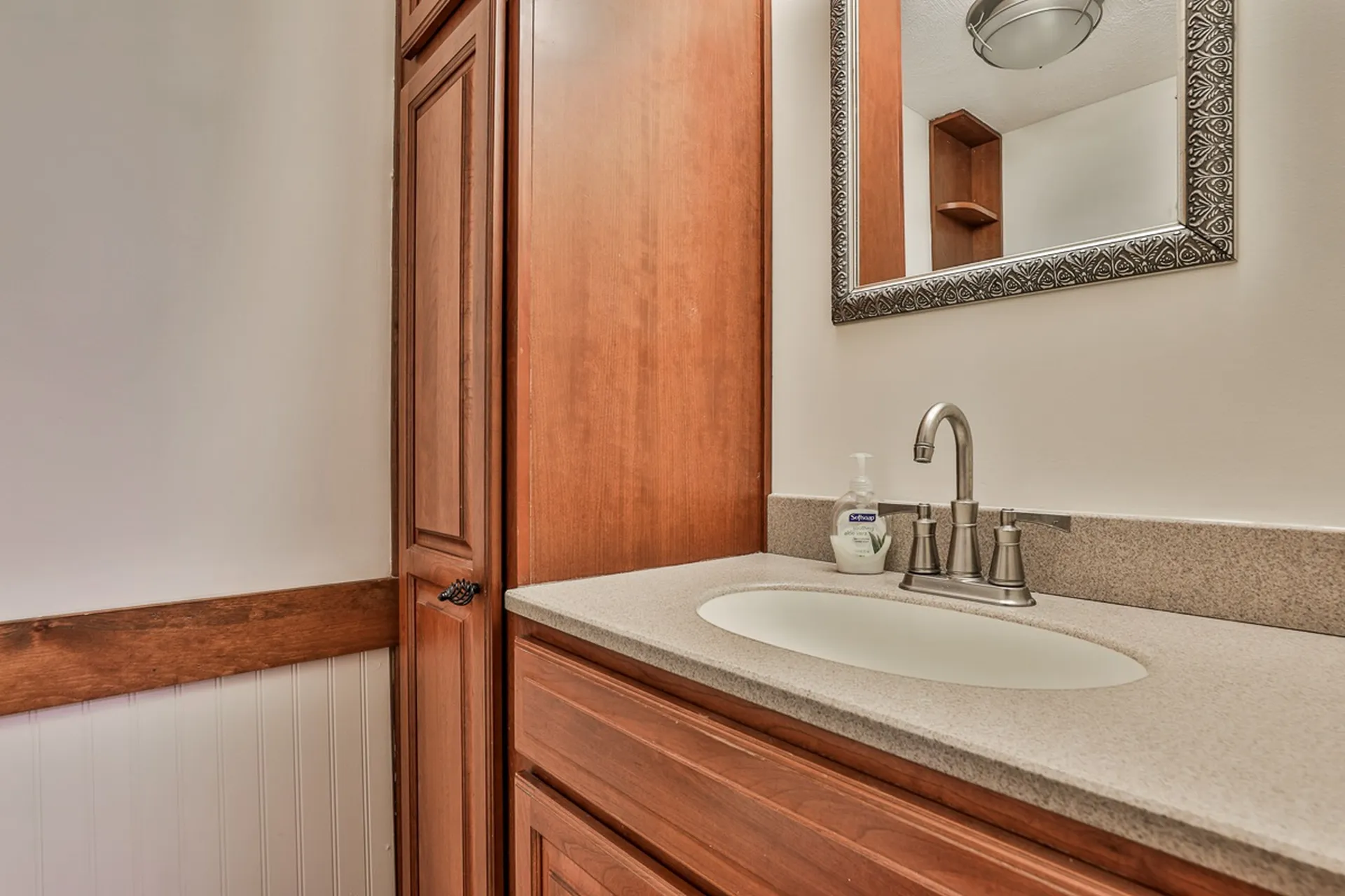 23 Beechwood Road Hudson NH 03051