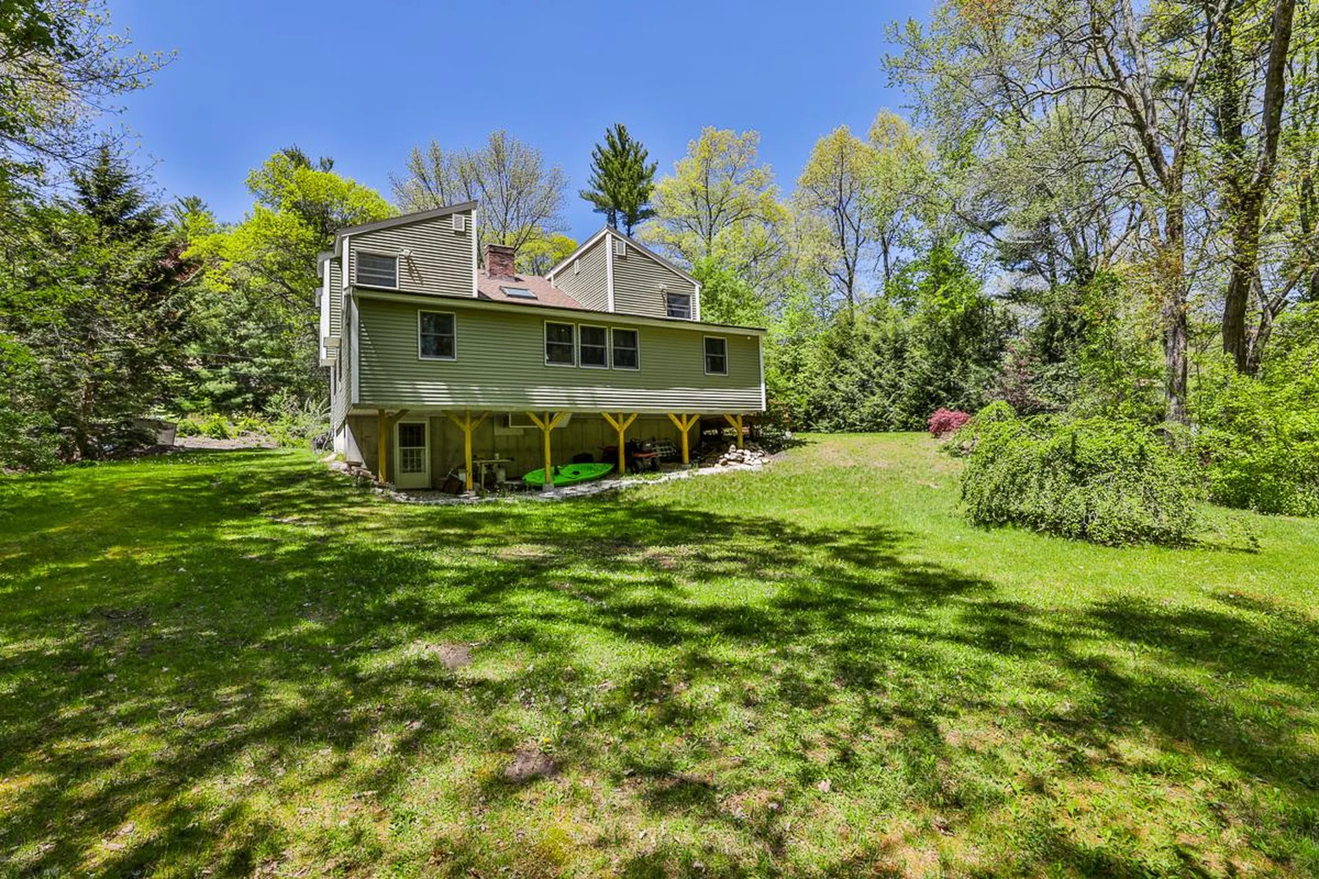 23 Beechwood Road Hudson NH 03051