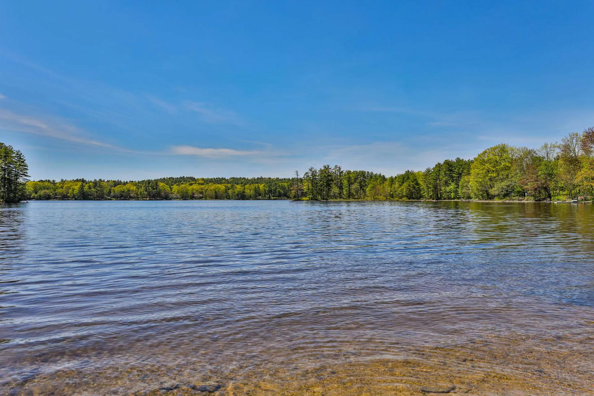 23 Beechwood Road Hudson NH 03051