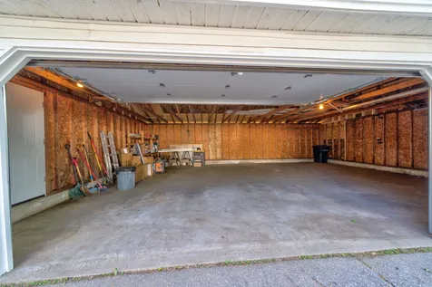 198-200 Calef Road Manchester NH 03103