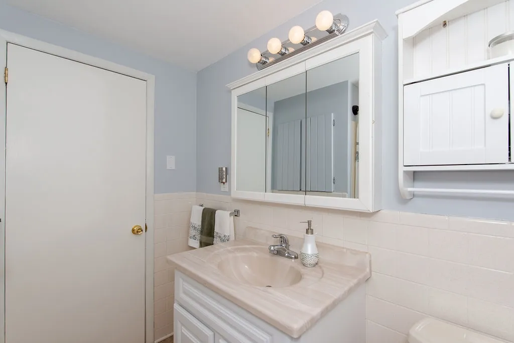 34 Vernon Avenue Rochester NH 03867