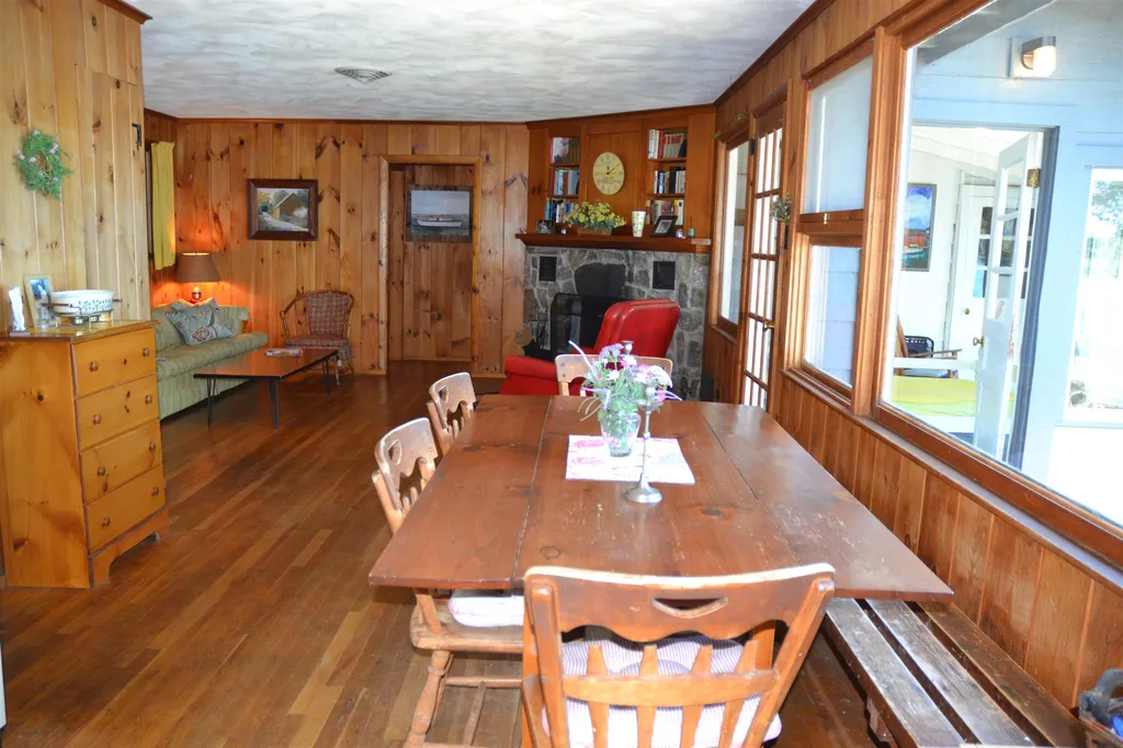 130 Oakwood Road Wolfeboro NH 03894