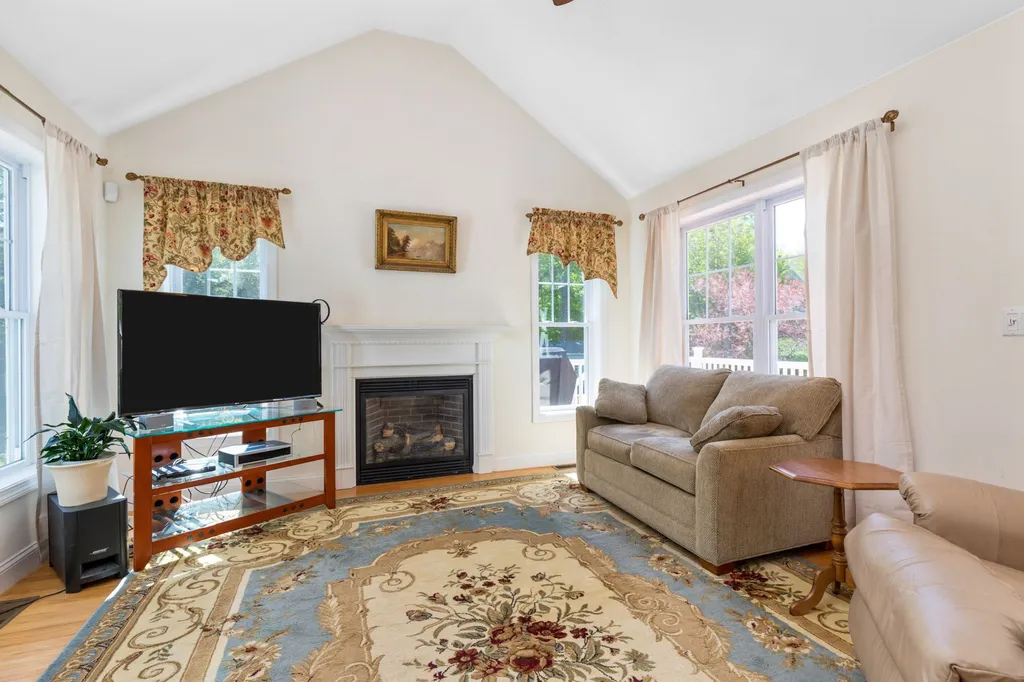 44 Emerald Lane Dover NH 03820