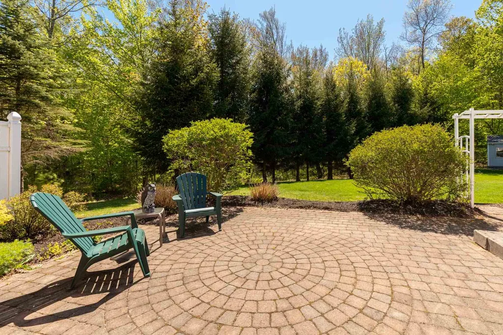 44 Emerald Lane Dover NH 03820