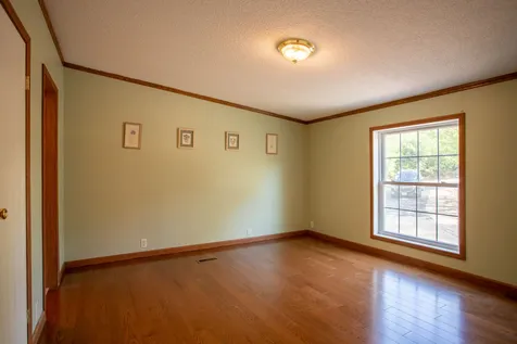 58 Country Lane Fremont NH 03044
