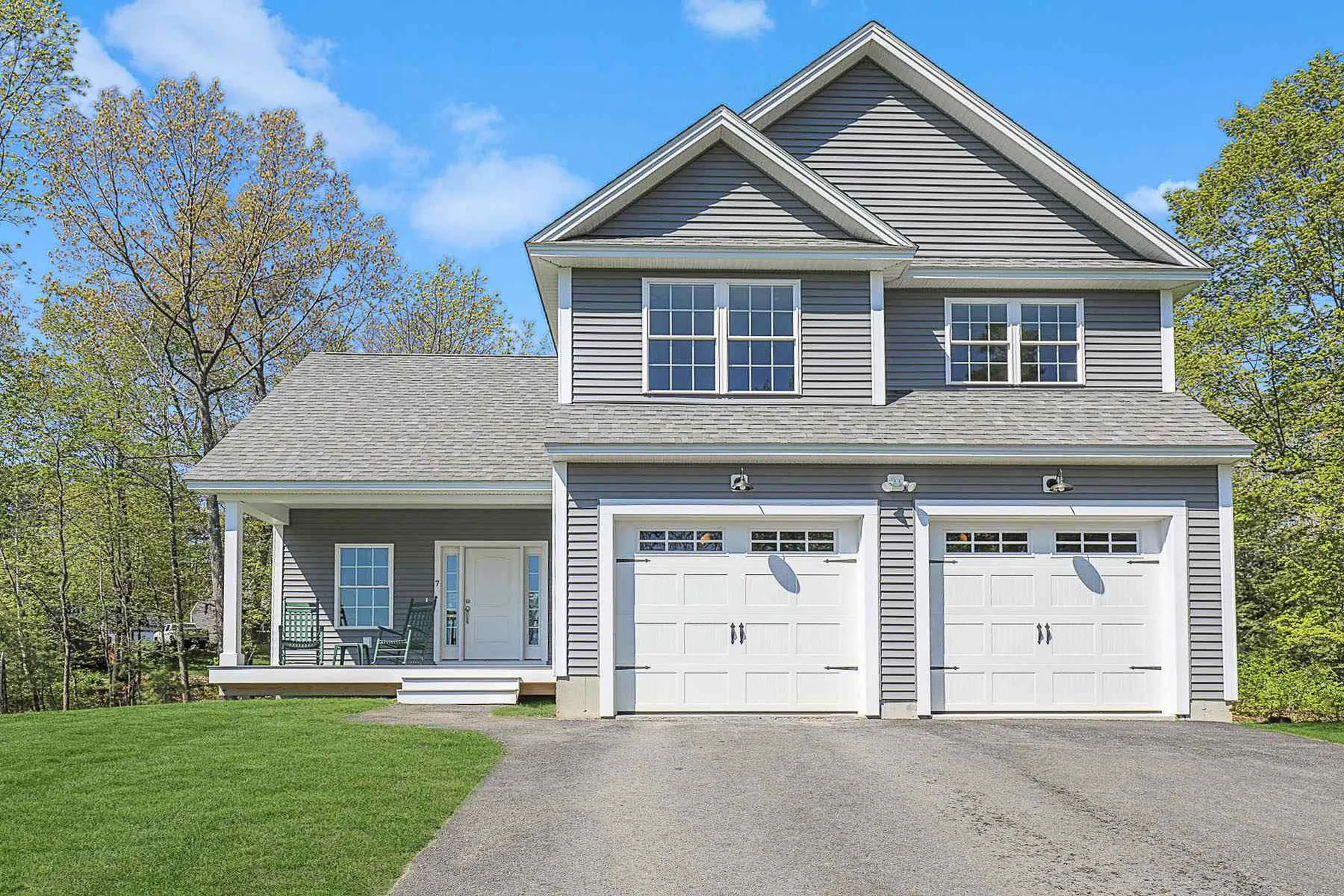 7 Circle Drive Derry NH 03038