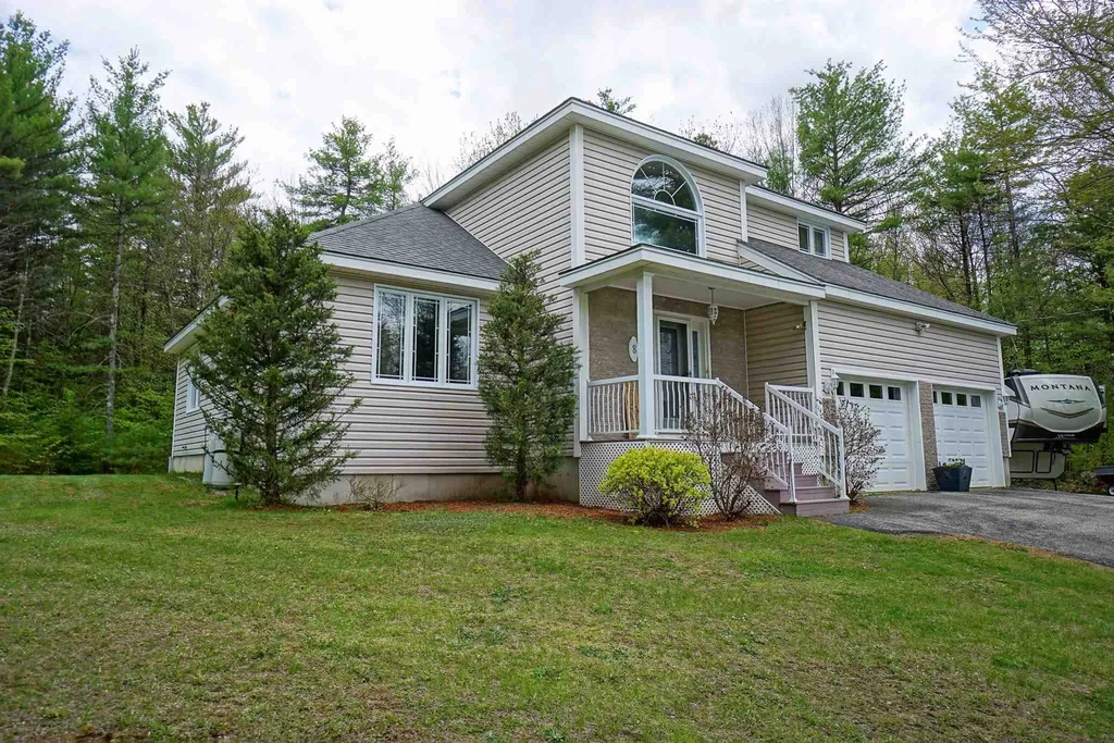 8 Frances Drive Deerfield NH 03037