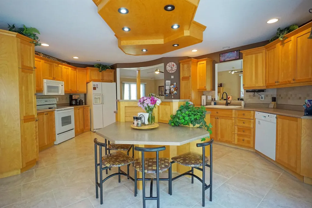 8 Frances Drive Deerfield NH 03037