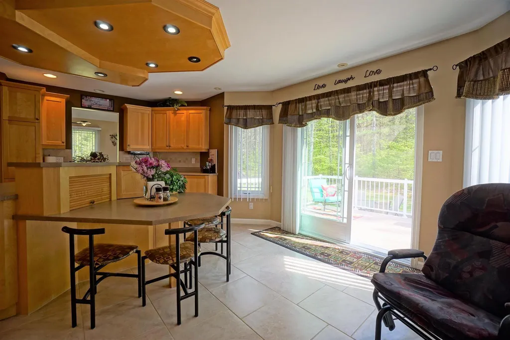 8 Frances Drive Deerfield NH 03037