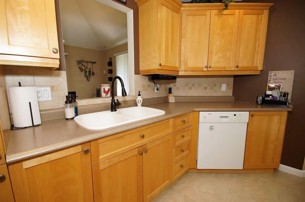 8 Frances Drive Deerfield NH 03037