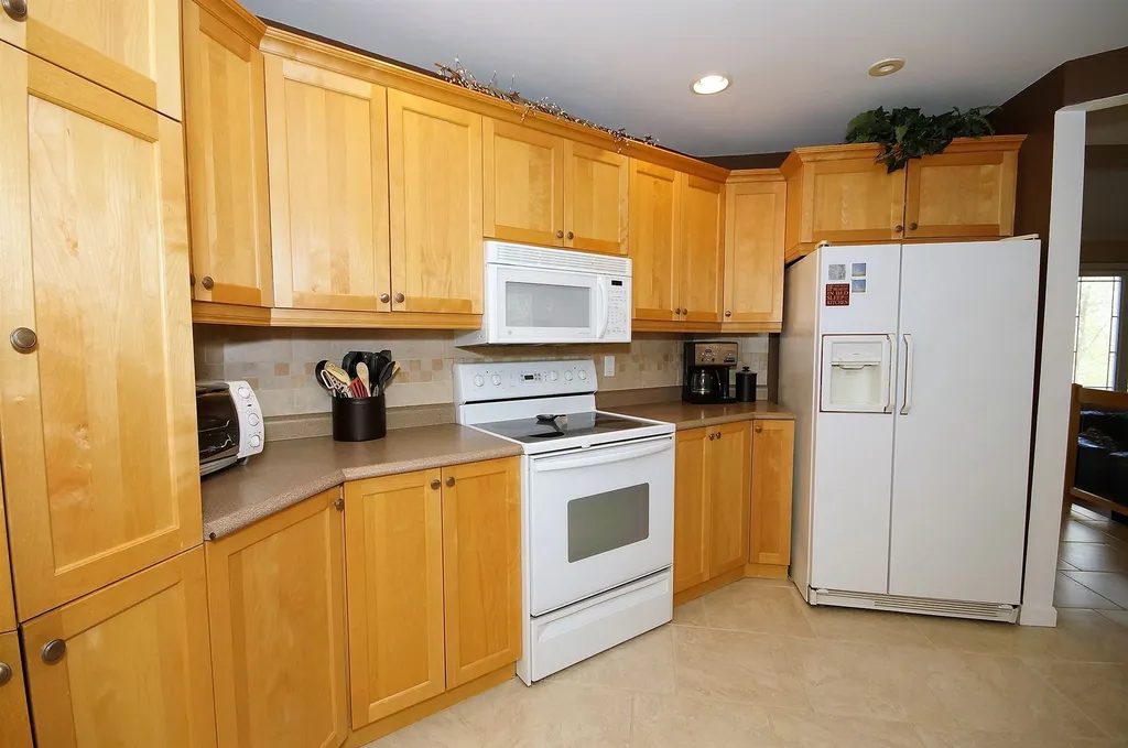 8 Frances Drive Deerfield NH 03037