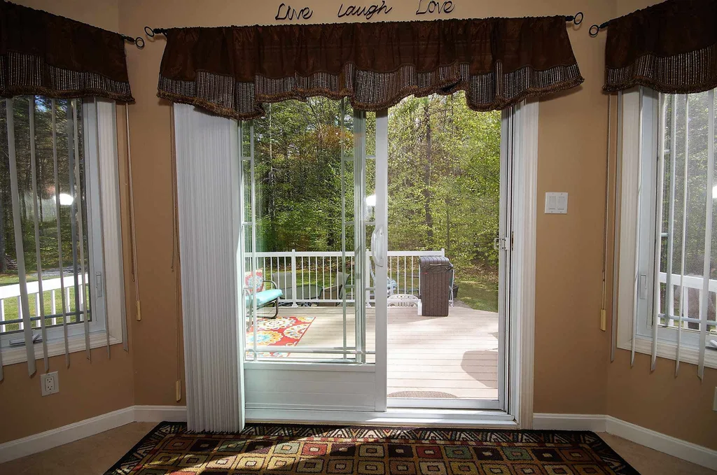 8 Frances Drive Deerfield NH 03037