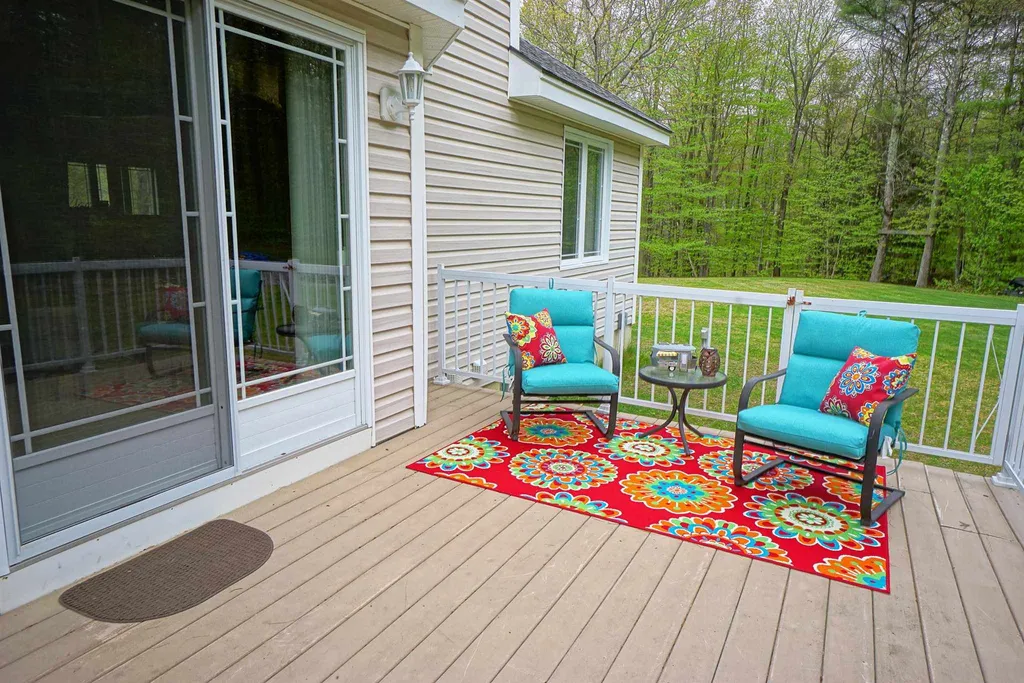 8 Frances Drive Deerfield NH 03037