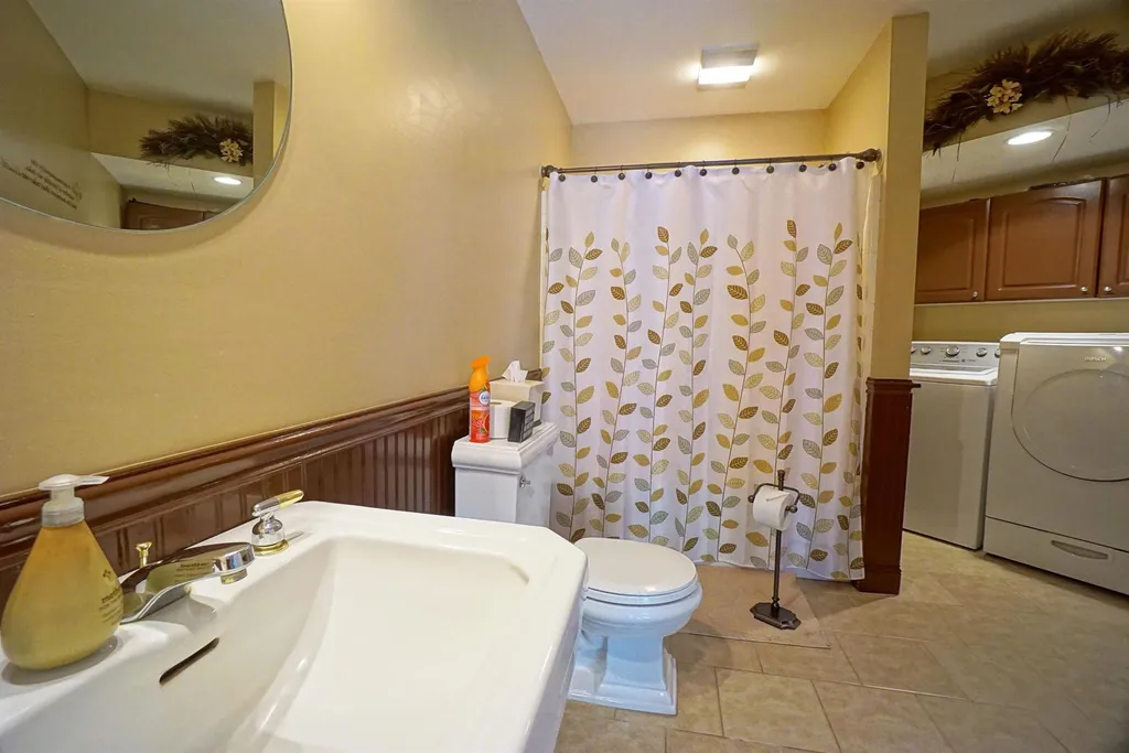 8 Frances Drive Deerfield NH 03037