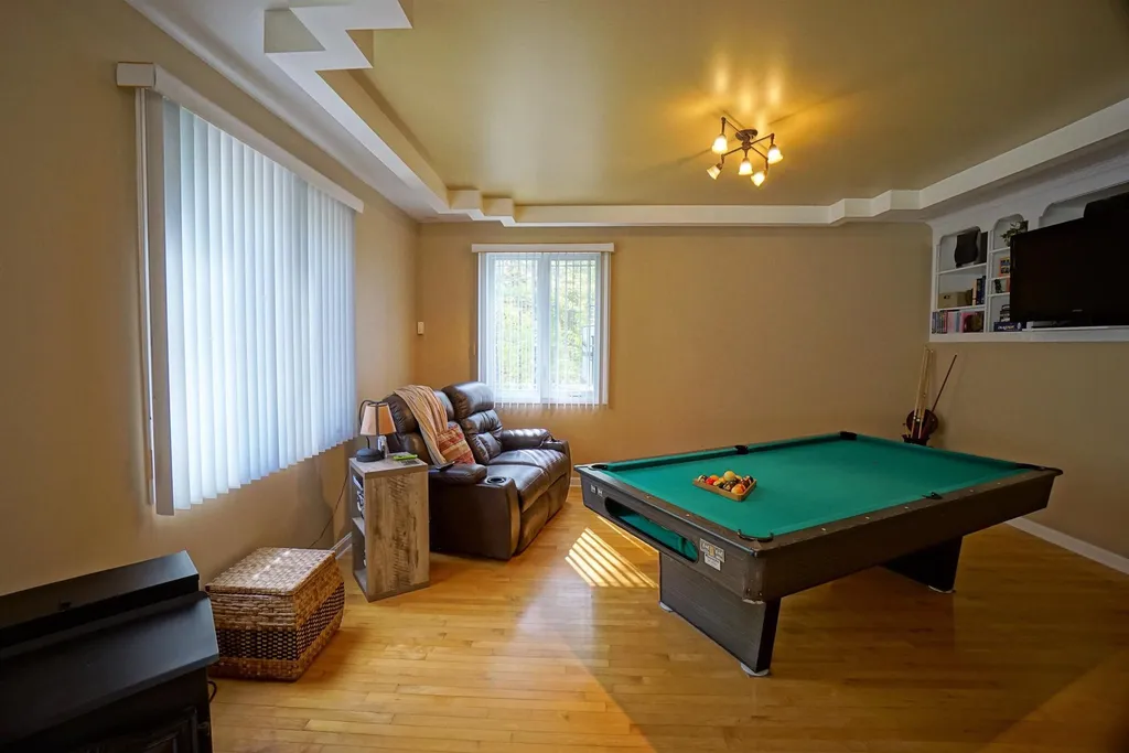 8 Frances Drive Deerfield NH 03037
