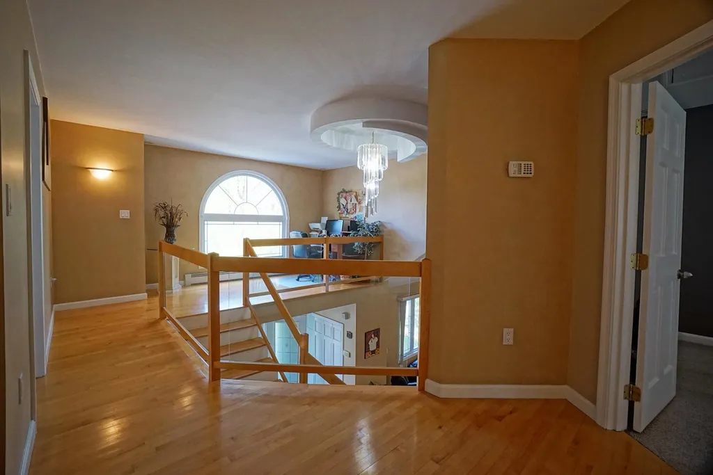 8 Frances Drive Deerfield NH 03037