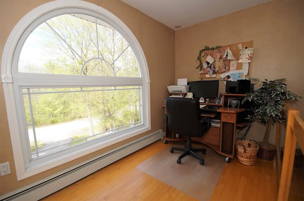8 Frances Drive Deerfield NH 03037