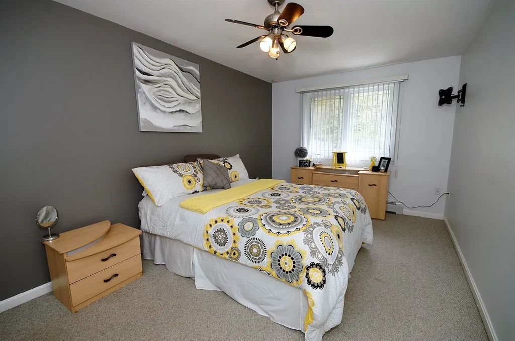 8 Frances Drive Deerfield NH 03037