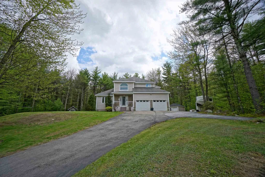 8 Frances Drive Deerfield NH 03037