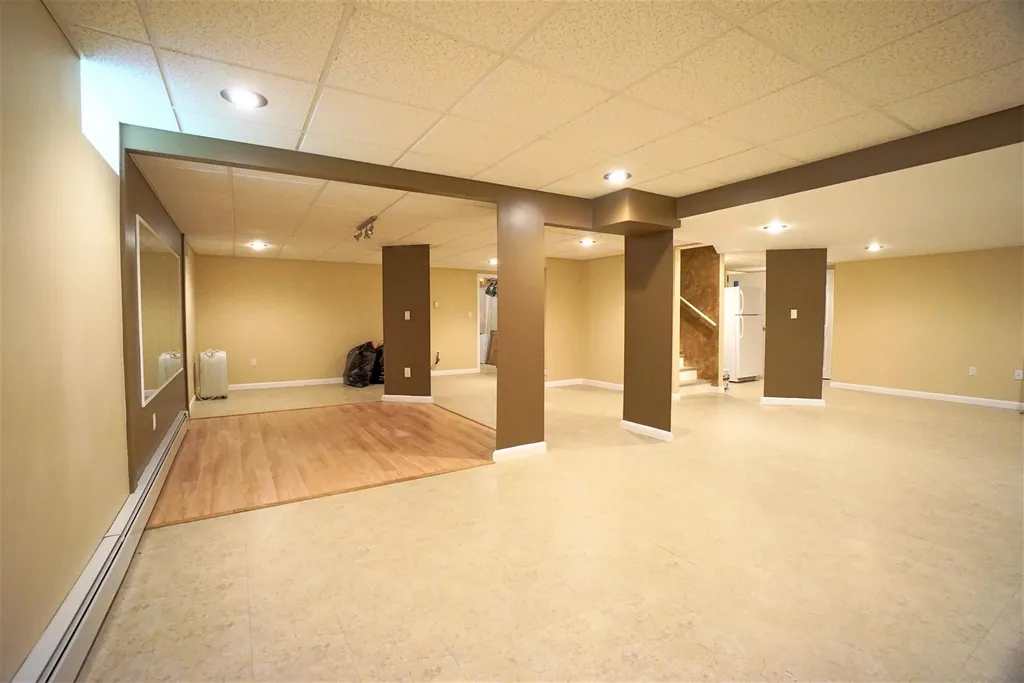 8 Frances Drive Deerfield NH 03037