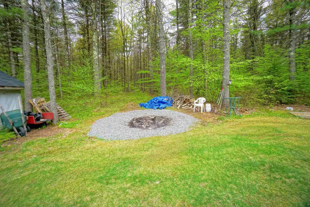 8 Frances Drive Deerfield NH 03037