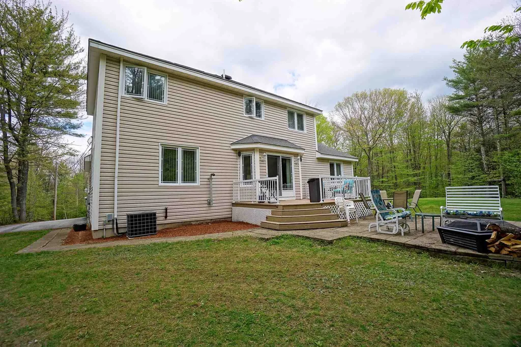 8 Frances Drive Deerfield NH 03037