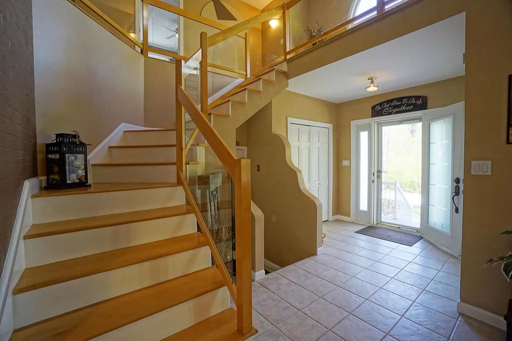 8 Frances Drive Deerfield NH 03037