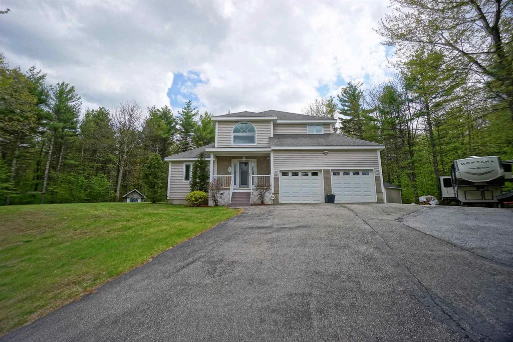 8 Frances Drive Deerfield NH 03037