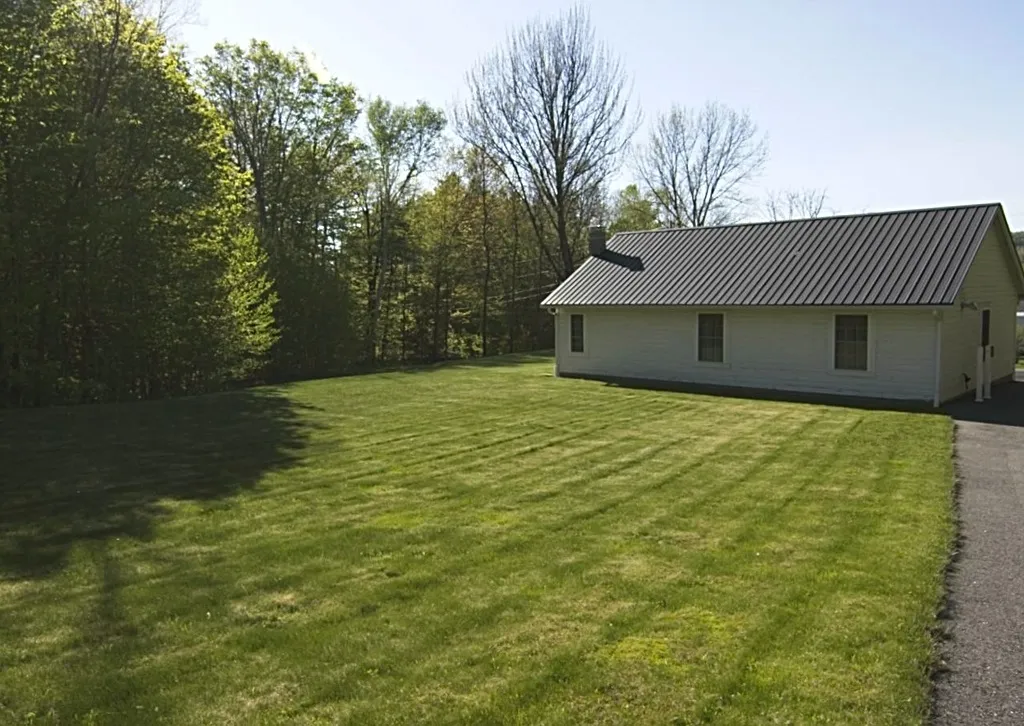 424 Old Bristol Road New Hampton NH 03256