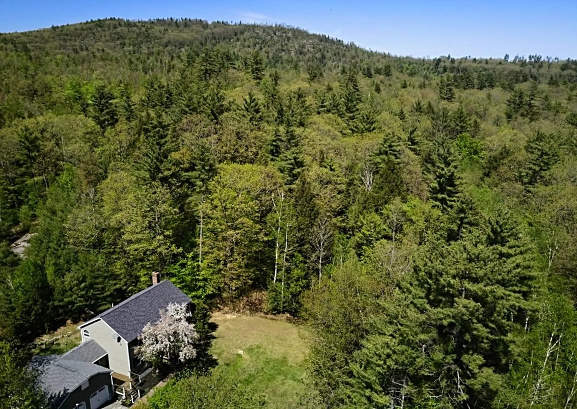 4 Cortland Circle New Hampton NH 03256