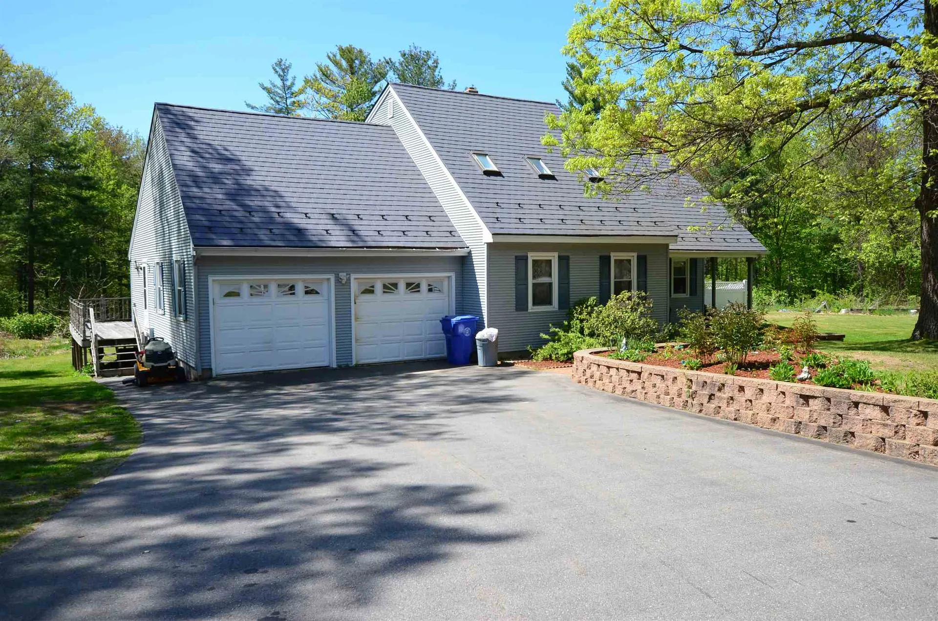 6 Mayflower Drive Londonderry NH 03053-2555