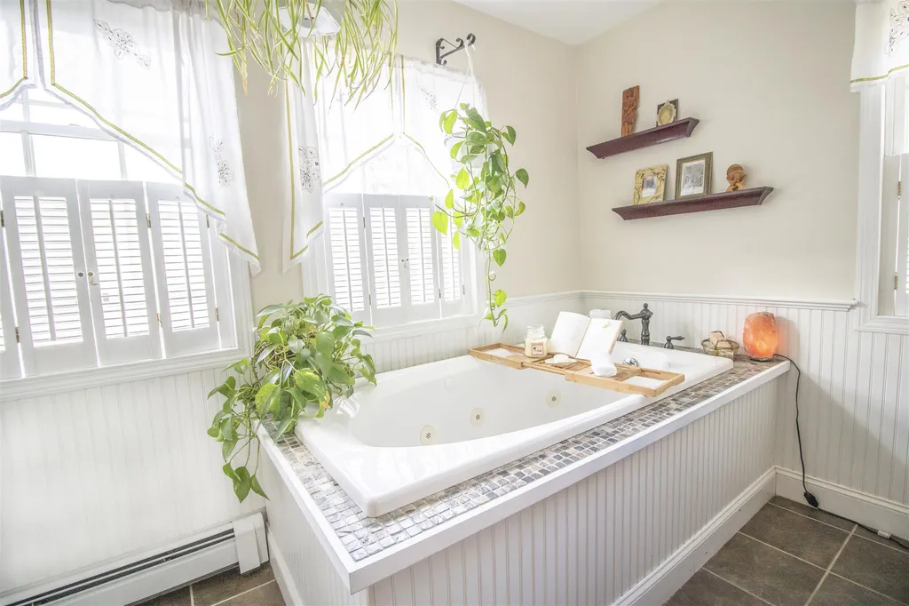 27 Dow Lane Rye NH 03870