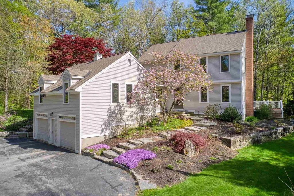 11 Hemlock Hill Road Amherst NH 03031
