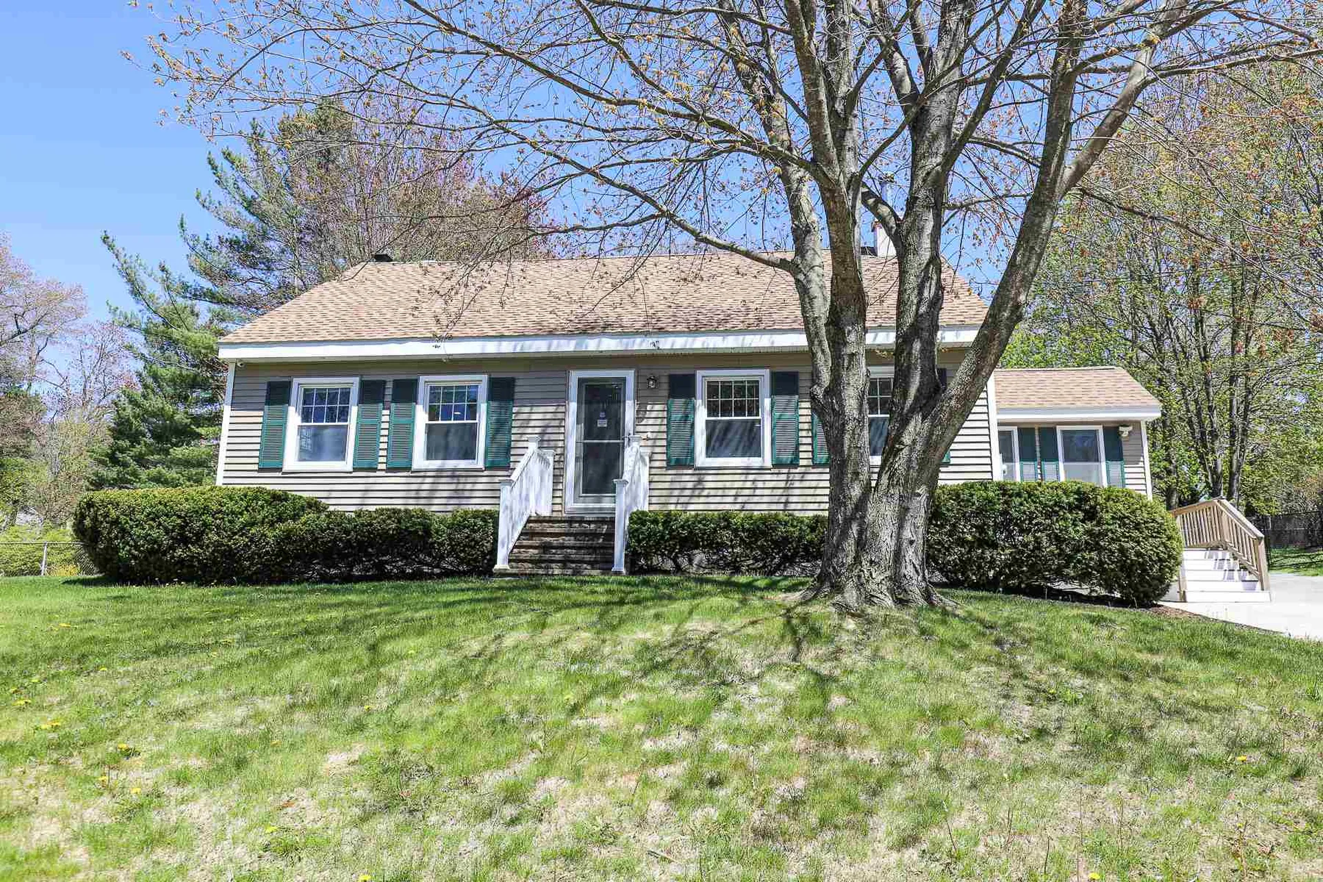 21 Sunset Avenue Derry NH 03038