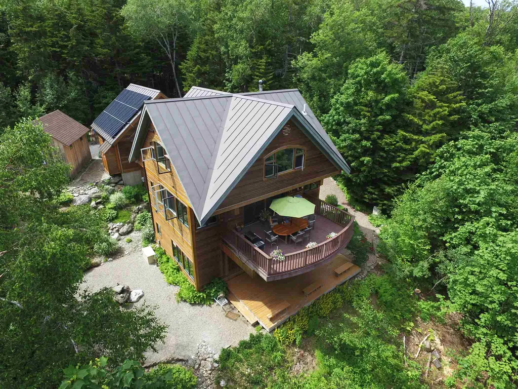 411 West Hill Extension Warren VT 05674