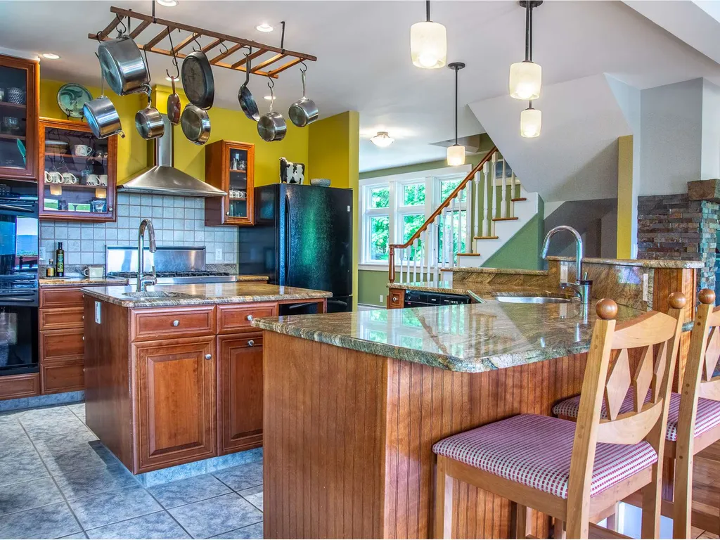 411 West Hill Extension Warren VT 05674