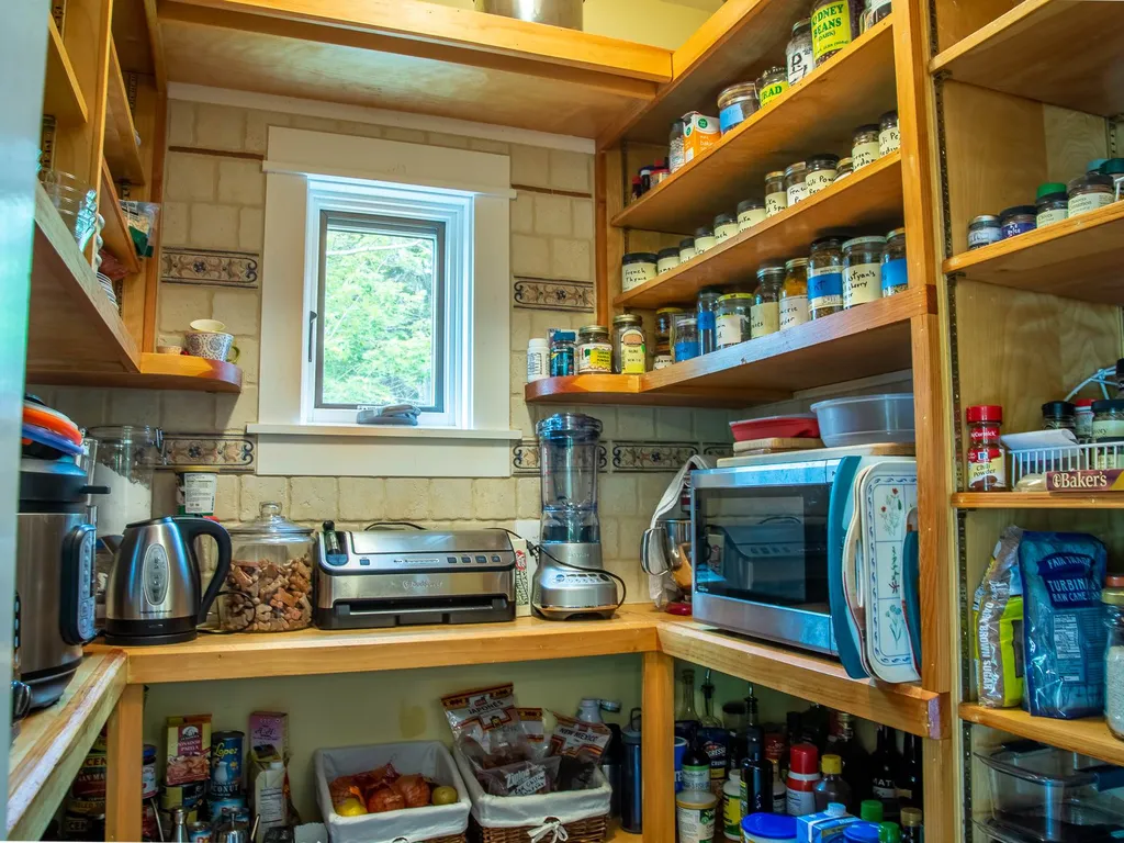 411 West Hill Extension Warren VT 05674