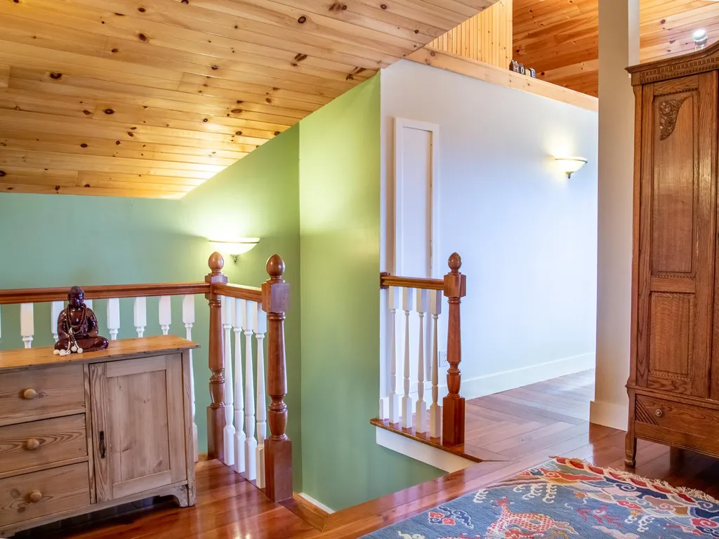 411 West Hill Extension Warren VT 05674