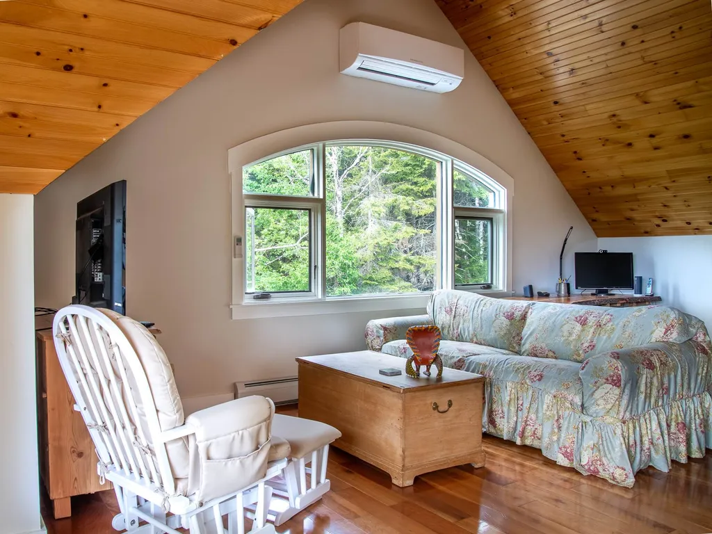 411 West Hill Extension Warren VT 05674