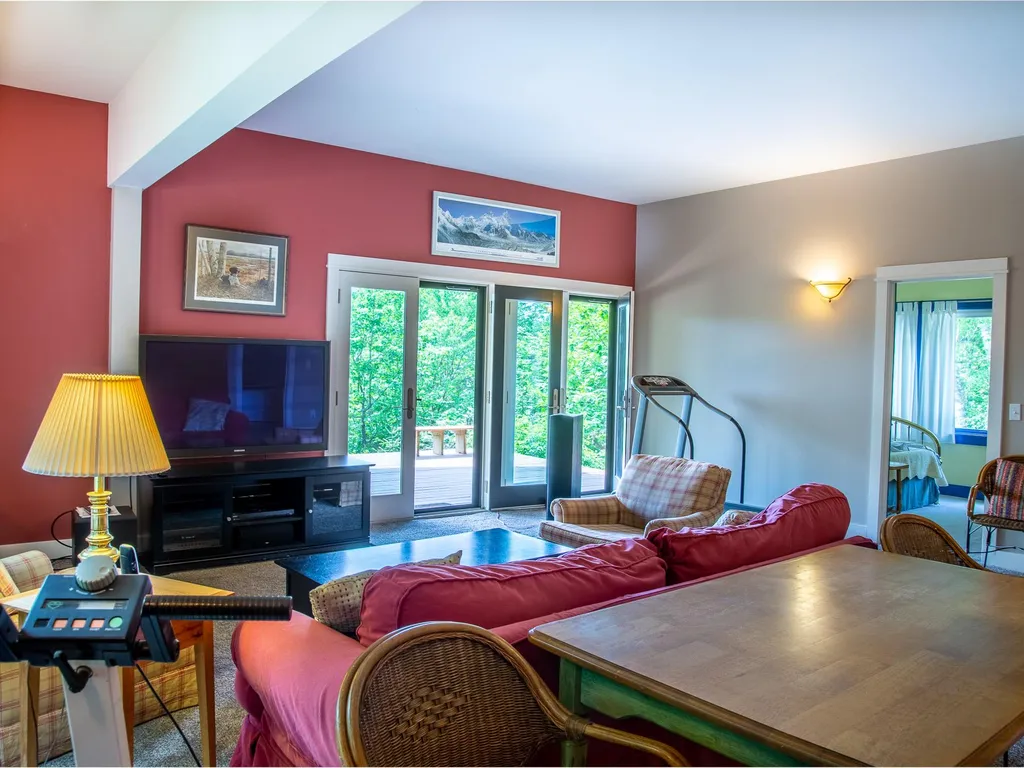 411 West Hill Extension Warren VT 05674