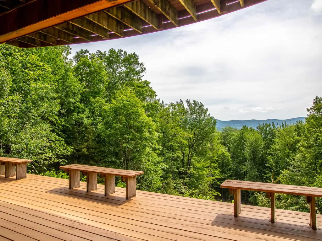 411 West Hill Extension Warren VT 05674