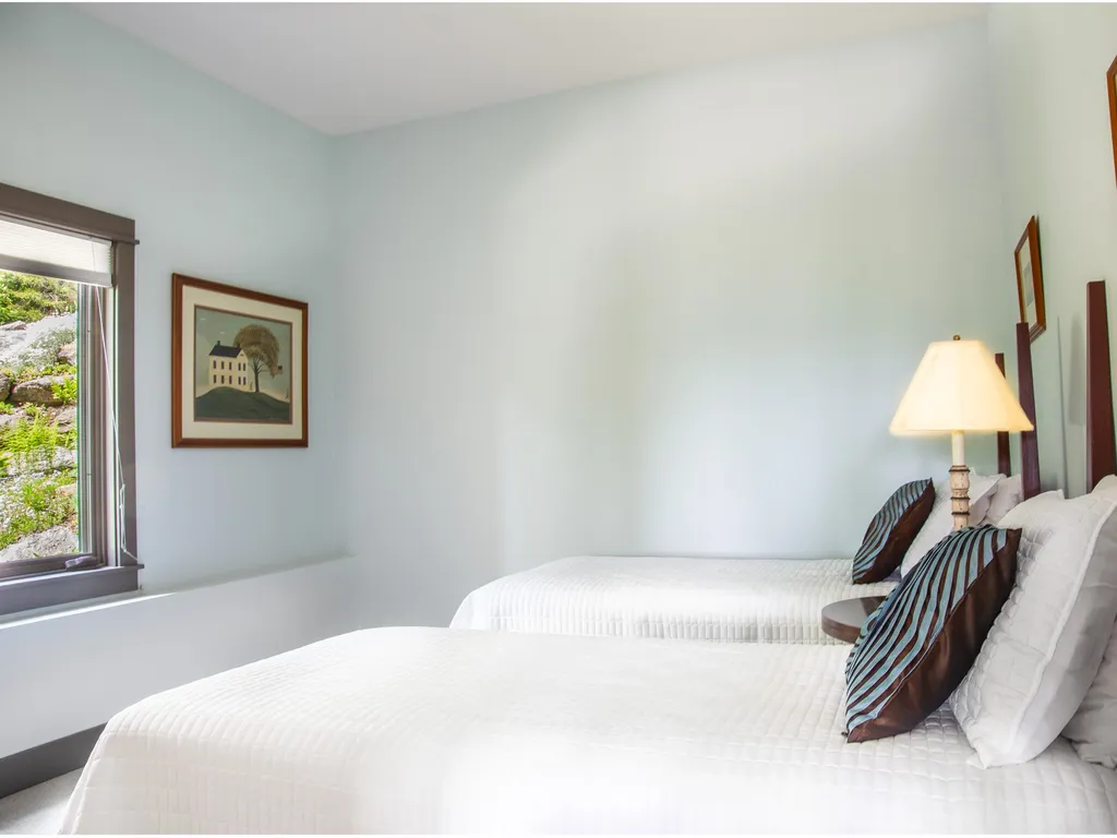 411 West Hill Extension Warren VT 05674