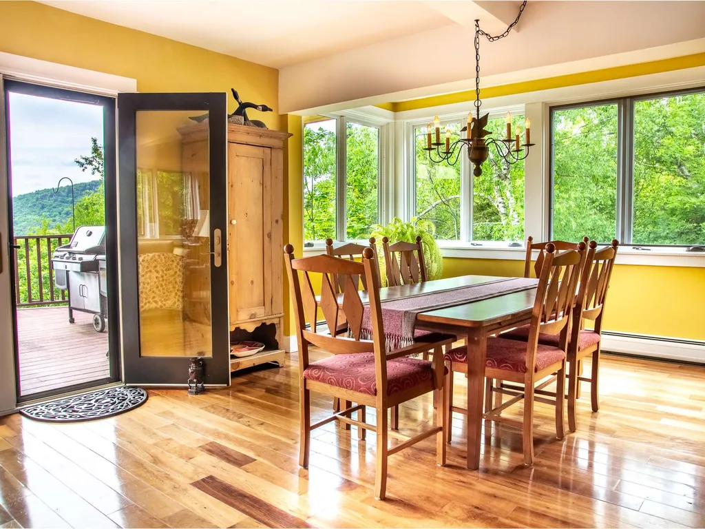 411 West Hill Extension Warren VT 05674