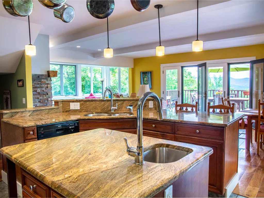 411 West Hill Extension Warren VT 05674