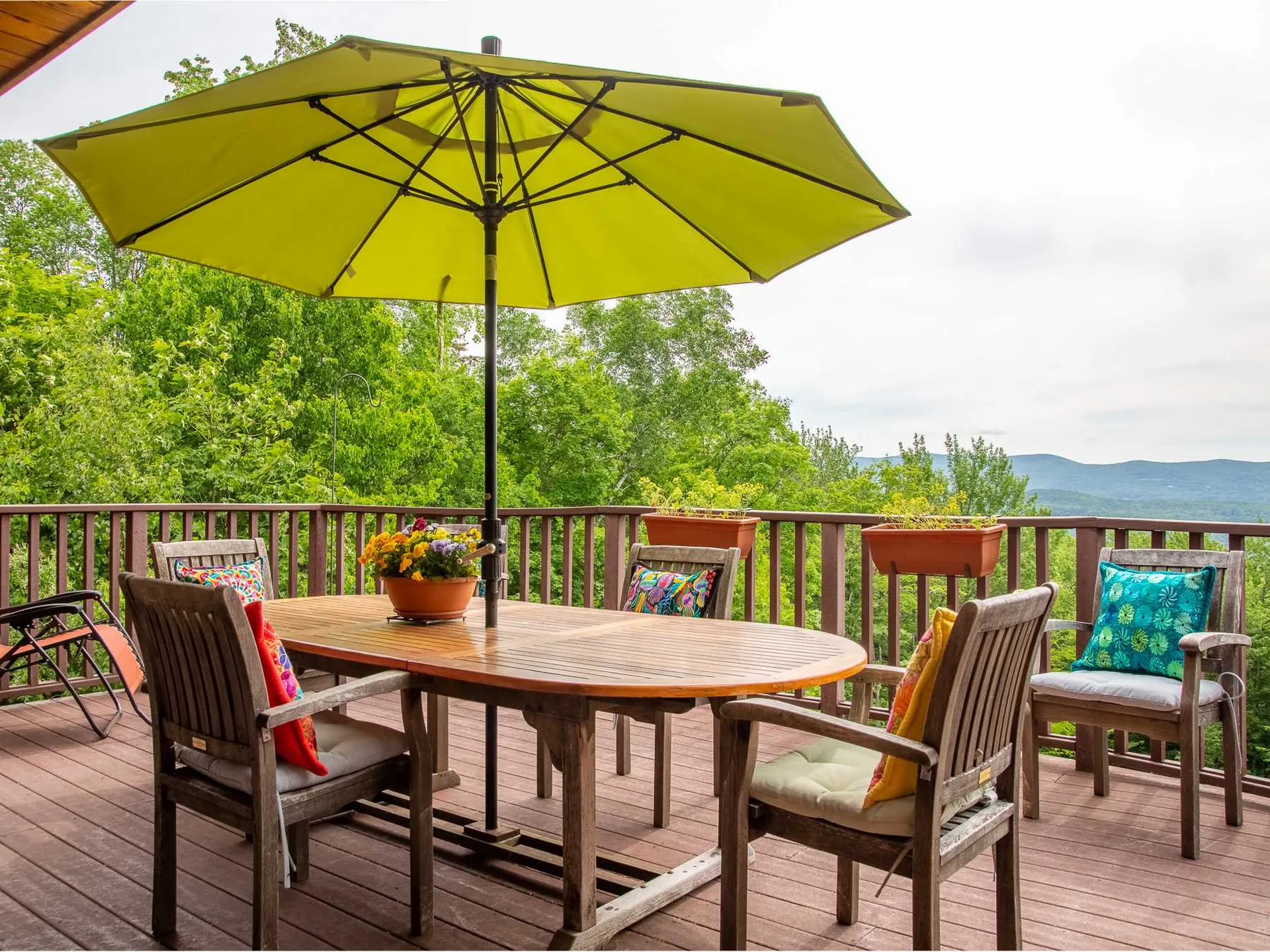 411 West Hill Extension Warren VT 05674