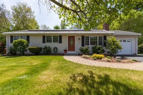 18 Winnhaven Drive Hudson NH 03051