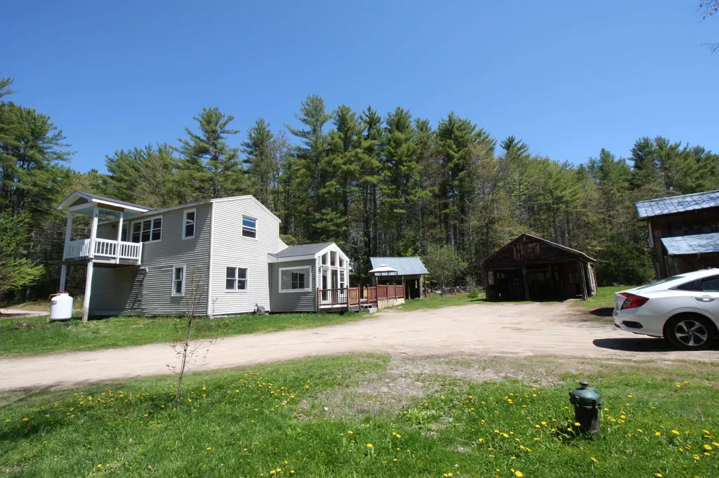 11 Old Woods Road Tuftonboro NH 03816