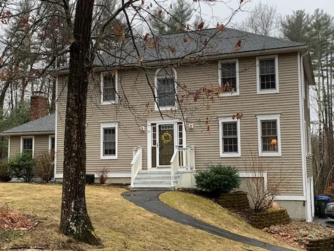 18 Lantern Lane Londonderry NH 03053