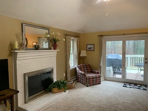 18 Lantern Lane Londonderry NH 03053