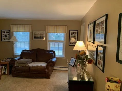 18 Lantern Lane Londonderry NH 03053